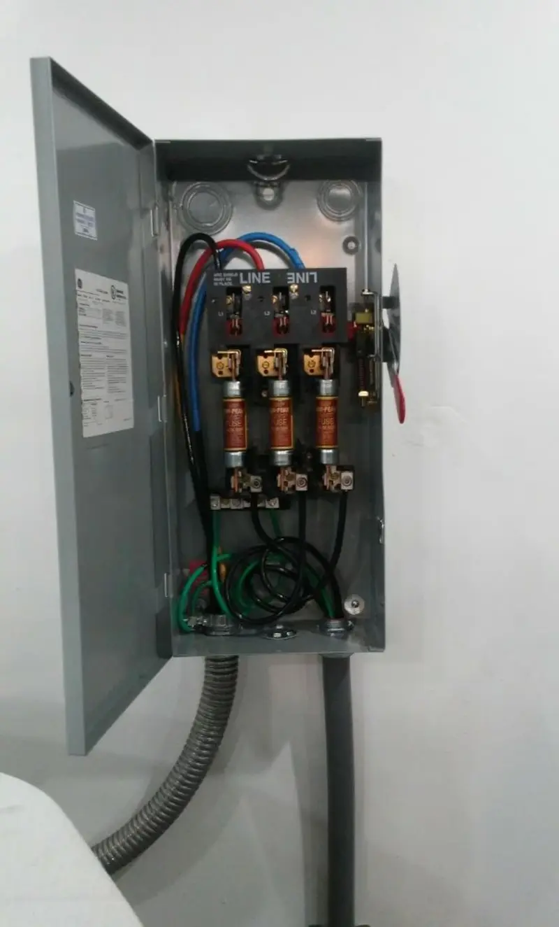 Three-phase disconnect switch installed for Smoke Detector Installation in Elk Ridge